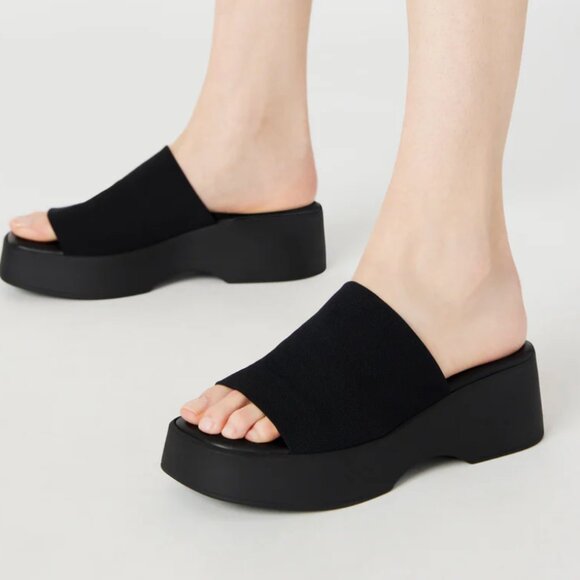 Steve Madden Slinky30 Black Slide Sandals Size 40 - Picture 1 of 9